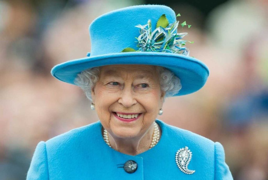 Secrets of etiquette: how Queen Elizabeth II managed to avoid embarrassing situations 9