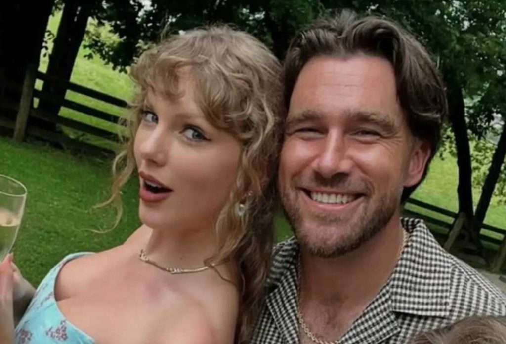 Fans are convinced that Taylor Swift and Travis Kelce secretly got married 2 Fans are convinced that Taylor Swift and Travis Kelce secretly got married 1