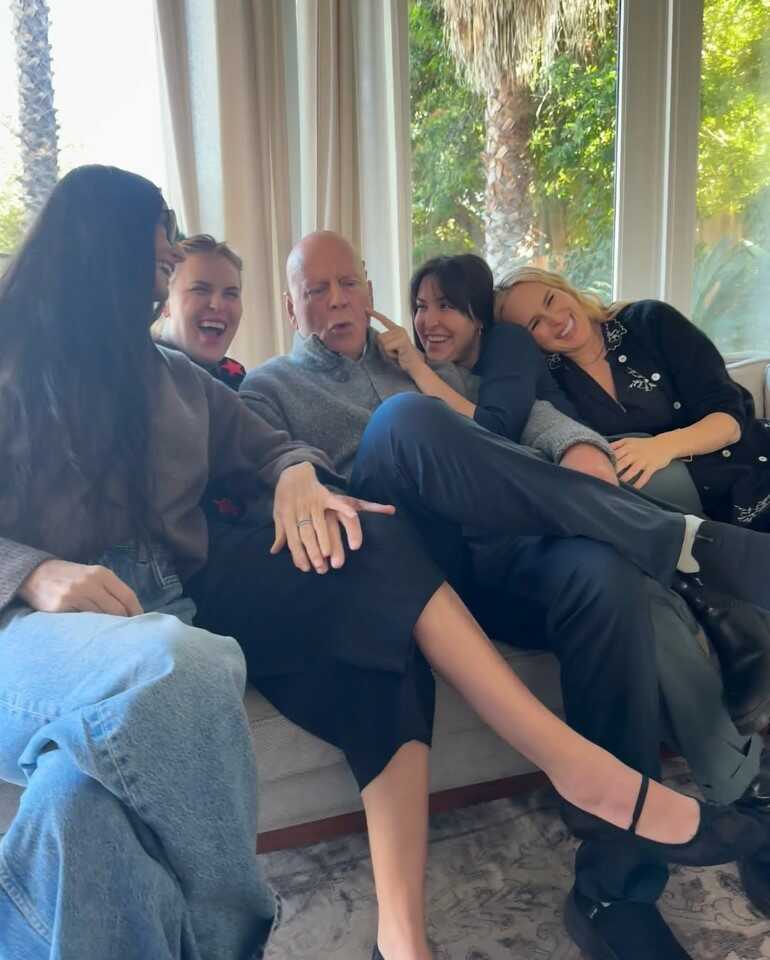 Bruce Willis can no longer speak or read and has difficulty walking 4 Bruce Willis can no longer speak or read and has difficulty walking 3